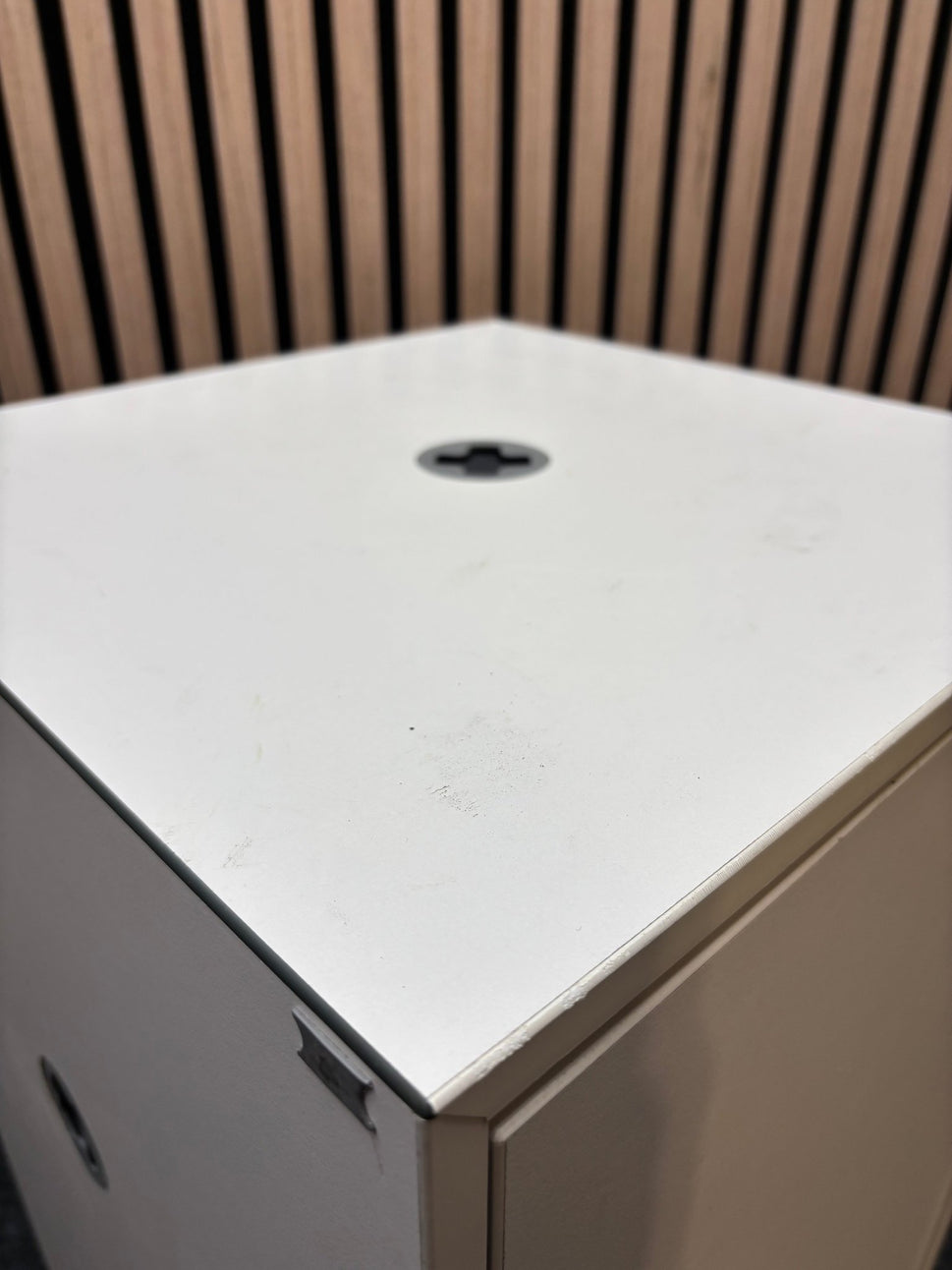 White wooden small 1 door storage unit (H 80 x W 40 x D 40 cm)