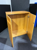 Solid oak 2 door storage unit (H 120 x W 100 x D 53 cm)