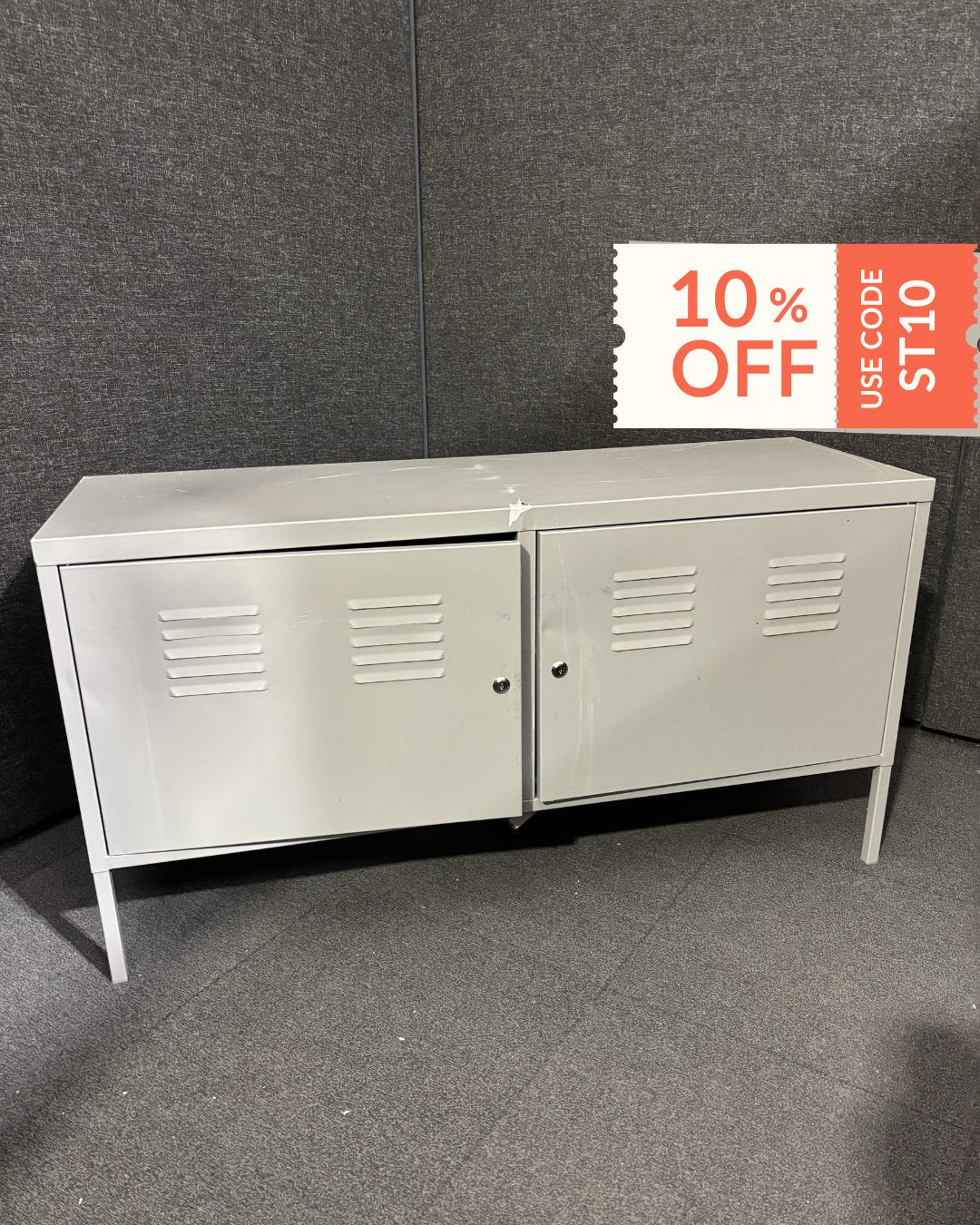 Grey metal 2 door long storage unit (H 63 x W 120 x D 40 cm)