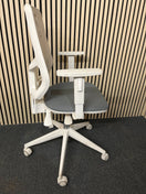 Switch Orangebox mesh back, dark blue seat fabric swivel chair, metal 5 star base on castors. Add Add arms for €40.00 1425 3 image