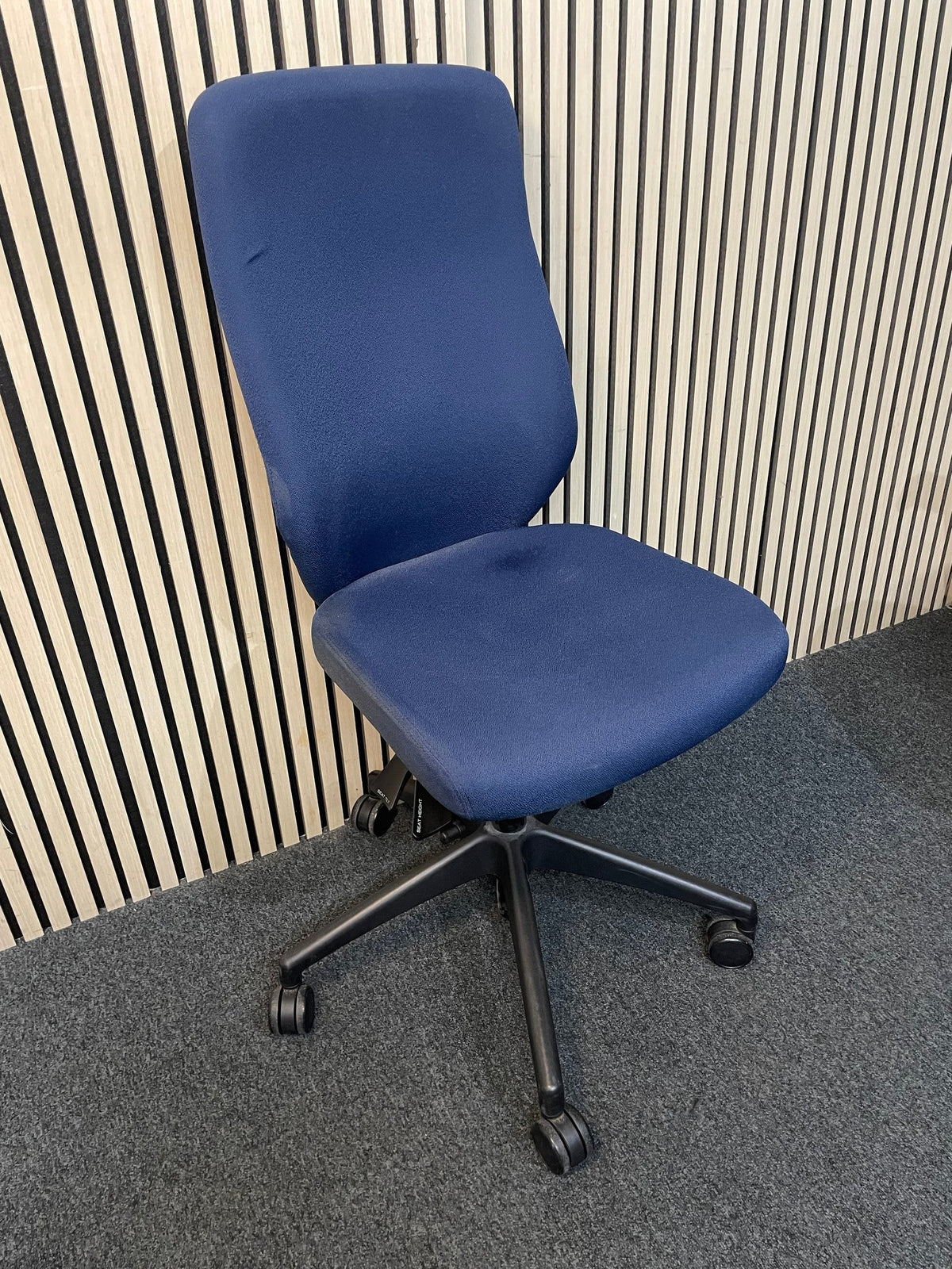 Verco PRf21 navy fabric swivel chair (no arms)  3425
