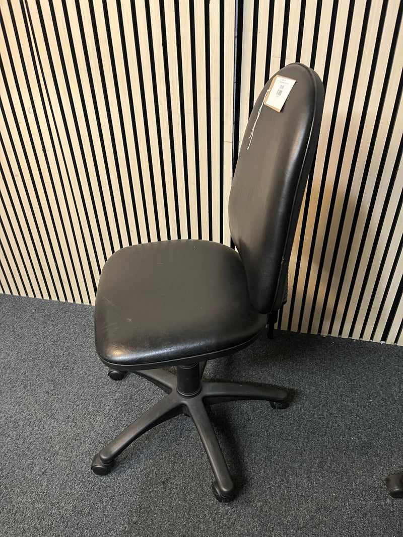 Black Vinyl swivel chair - no arms   3425