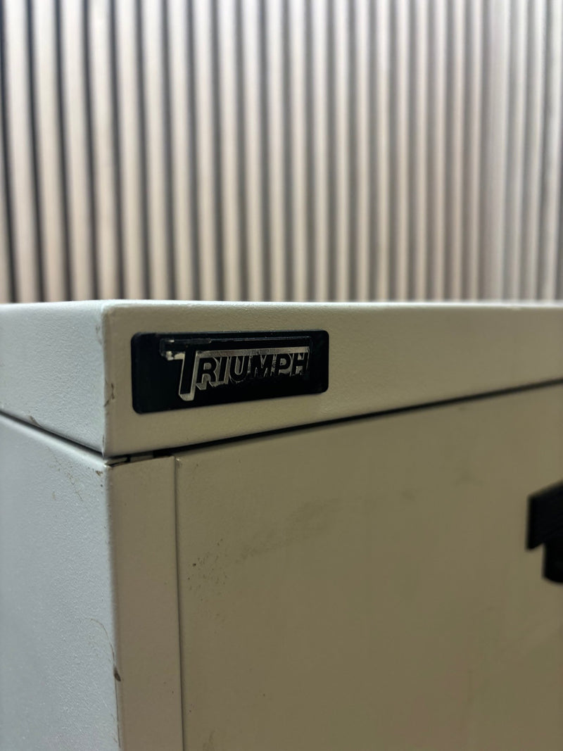 Triumph 4 drawer filing cabinet in grey metal - image 2