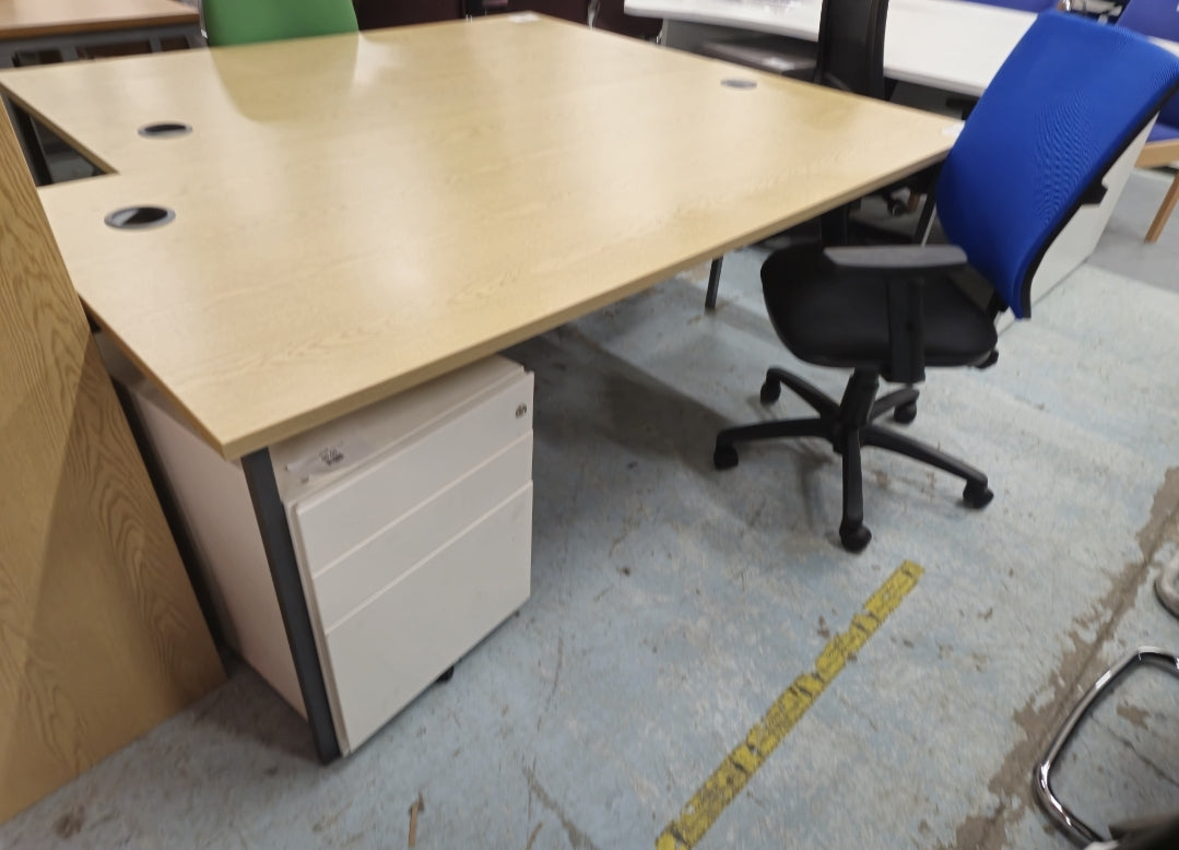 Straight desk 188  (1800mm x 800mm)