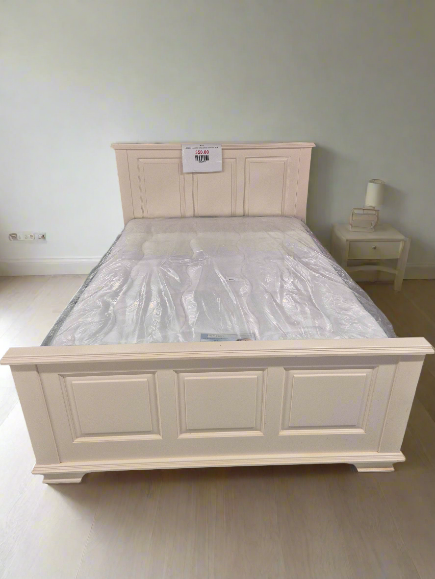 4ft6 High back solid white painted bed frame  2125