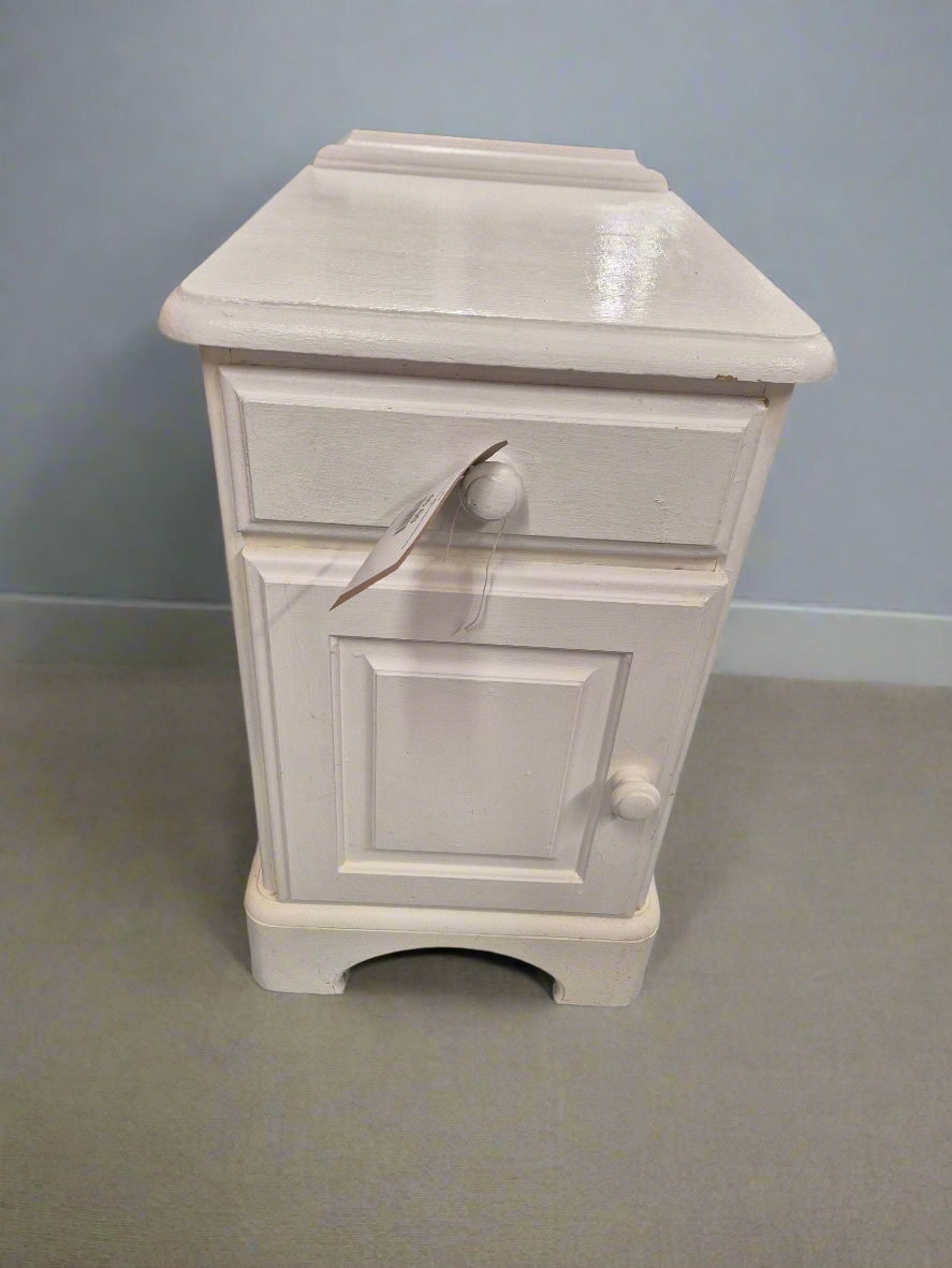 Ducal Pine 1 door 1 drawer white painted bedside locker 2125