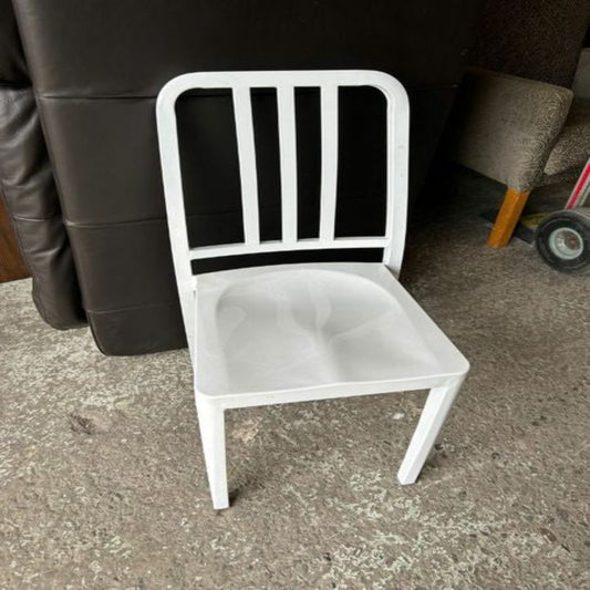 White steel outdoor cafe chair Q3123