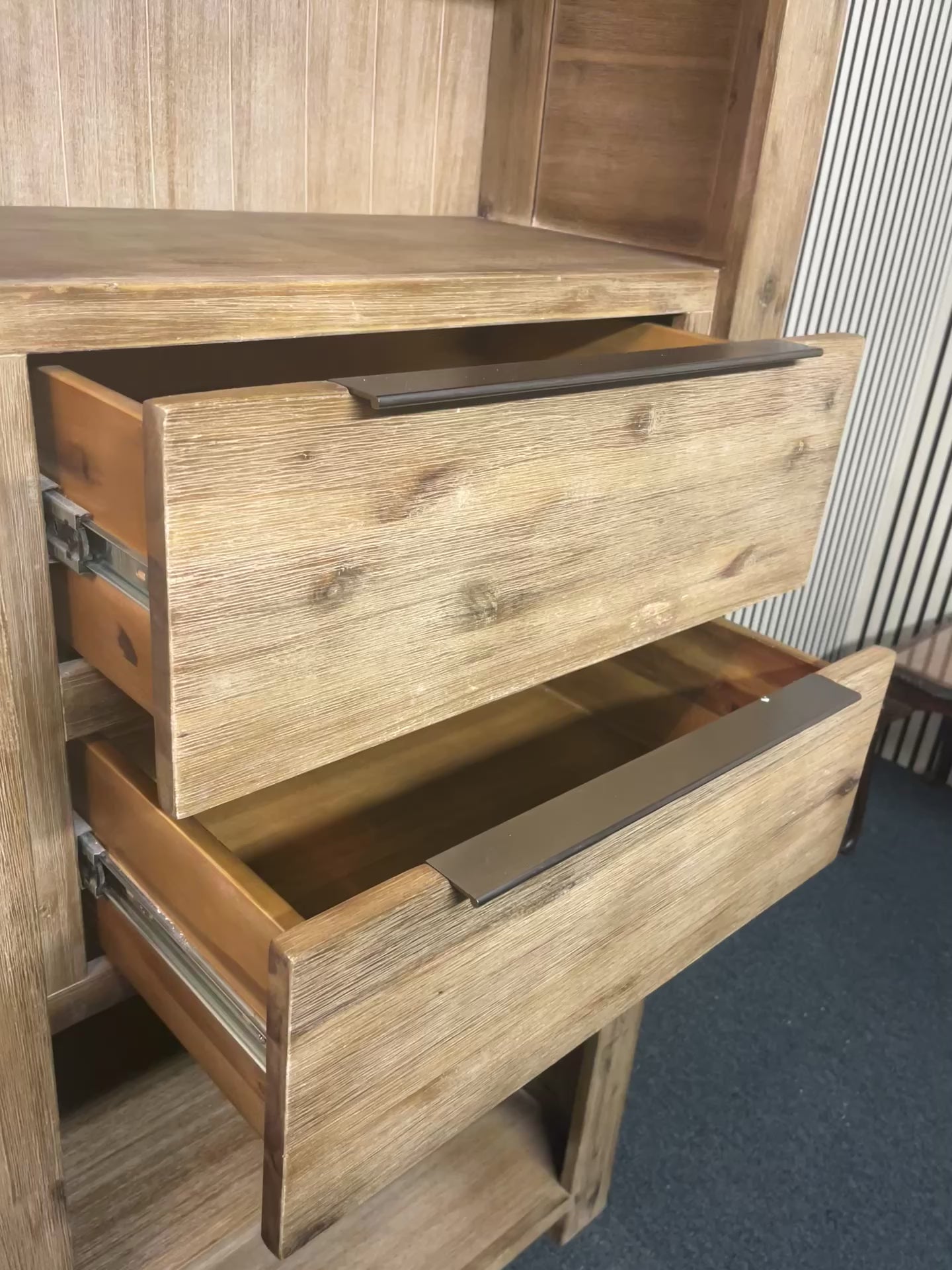 Tall grained oak 2 drawer 4 shelf unit 2325
