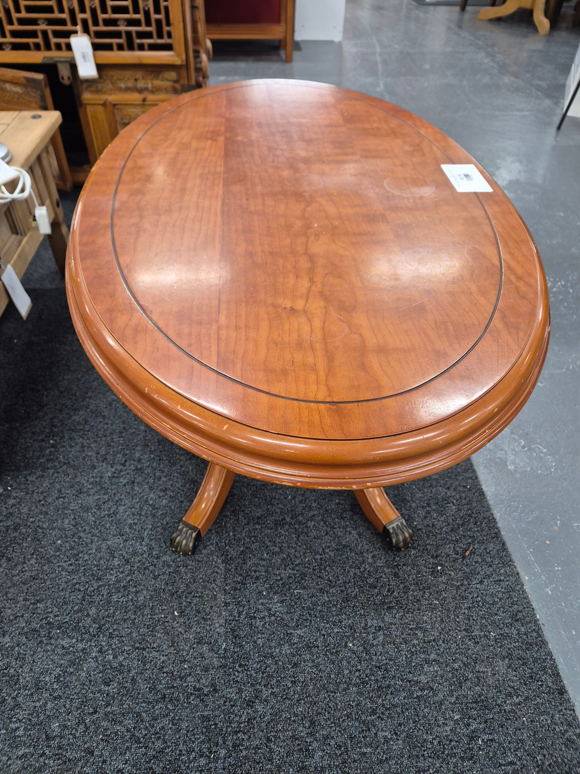 Oval mahogany inlaid low coffee table%A0H 540 x W 112 x D 690 mm 2125