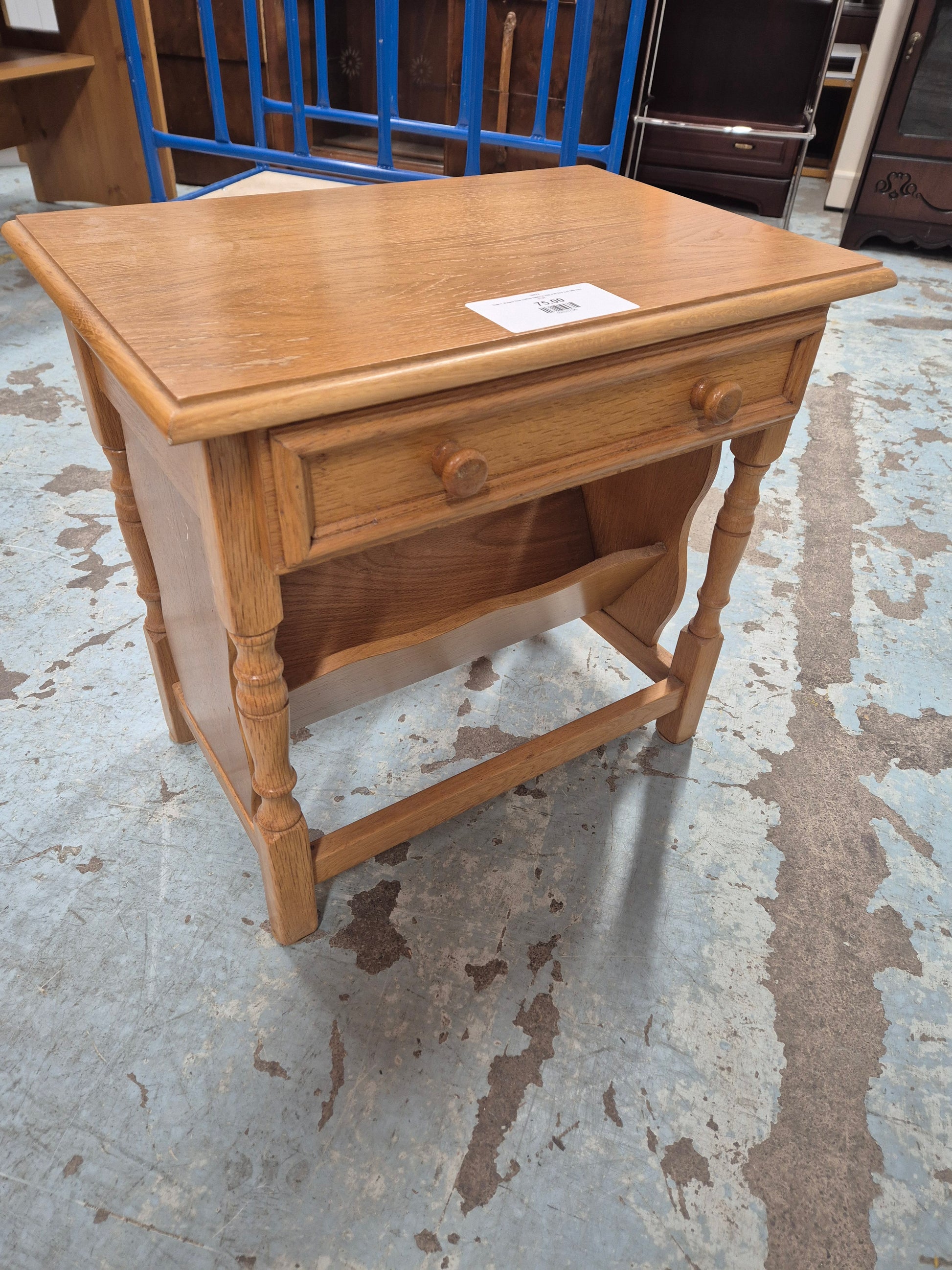 Oak 1 drawer low coffee table%A0H 530 x W 570 x D 390 mm 2125