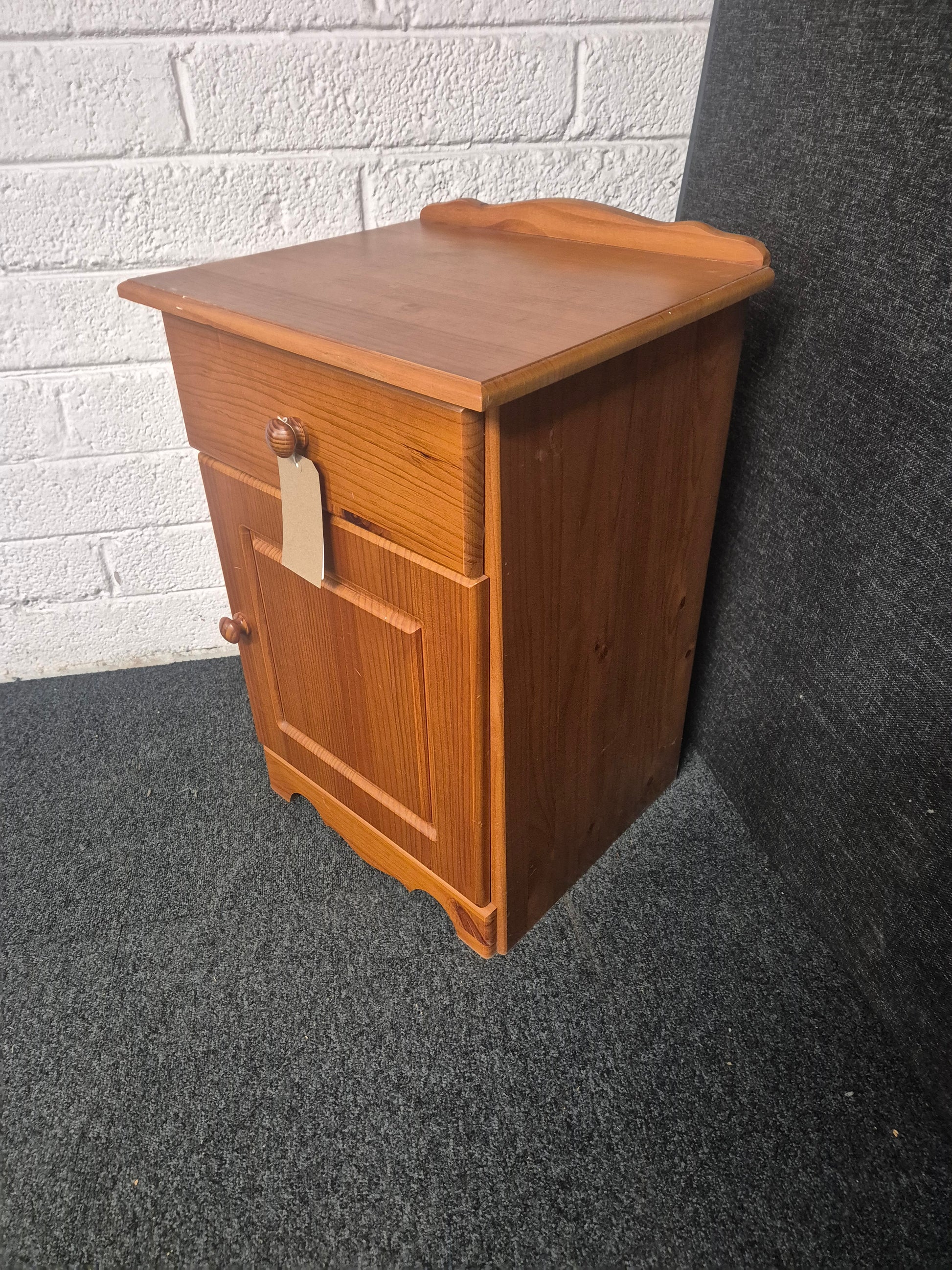 Solid pine 1 door 1 drawer bedside locker 1225