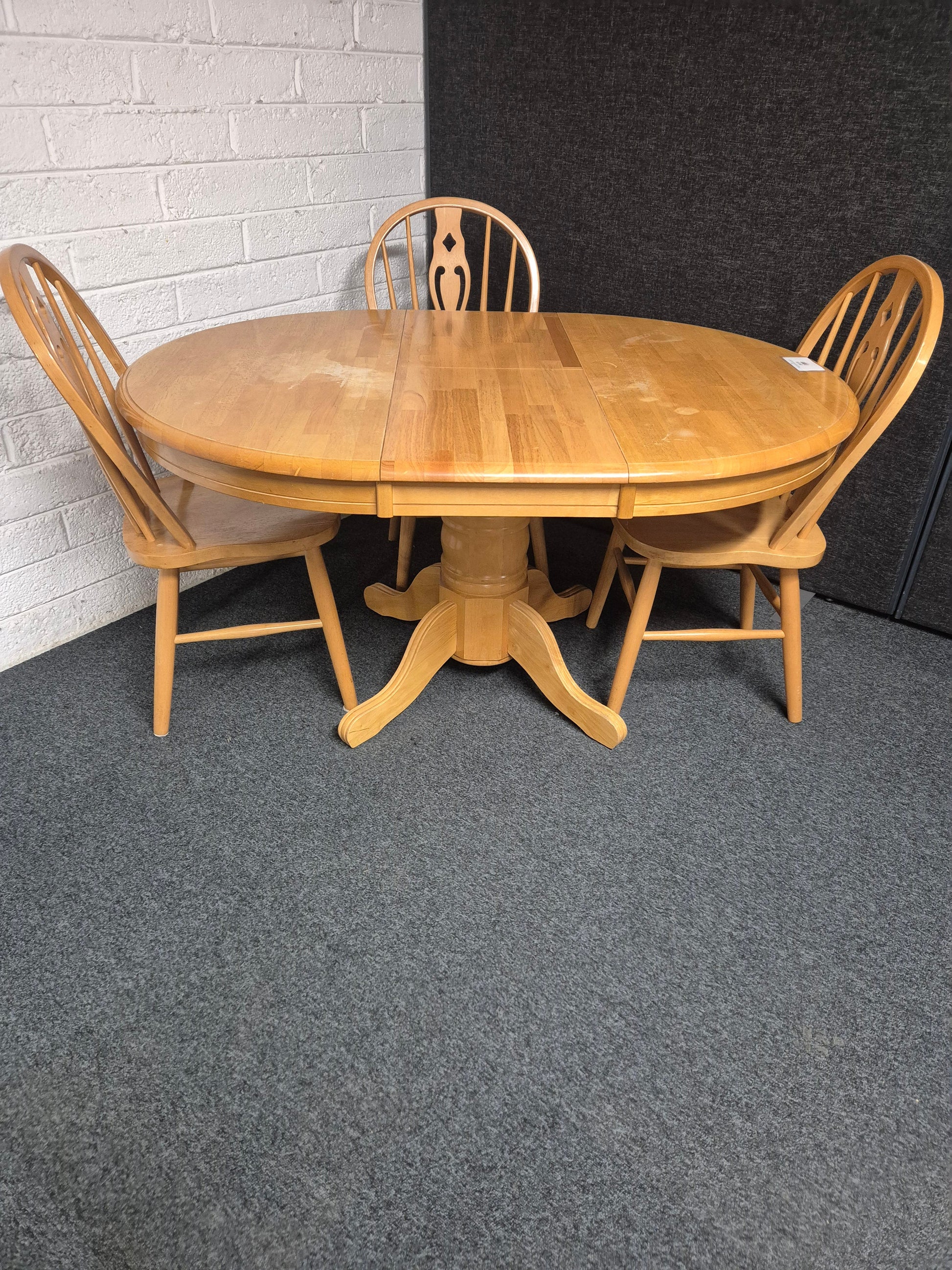 Circular rubberwood extendable dining table withe central base and 4 no. matching chairs 1225