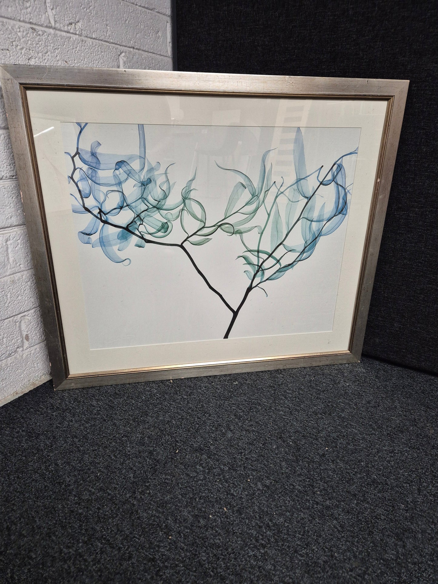 Green plant in the wind illustration in large silver frame (W 980 x L 840 mm) 1225