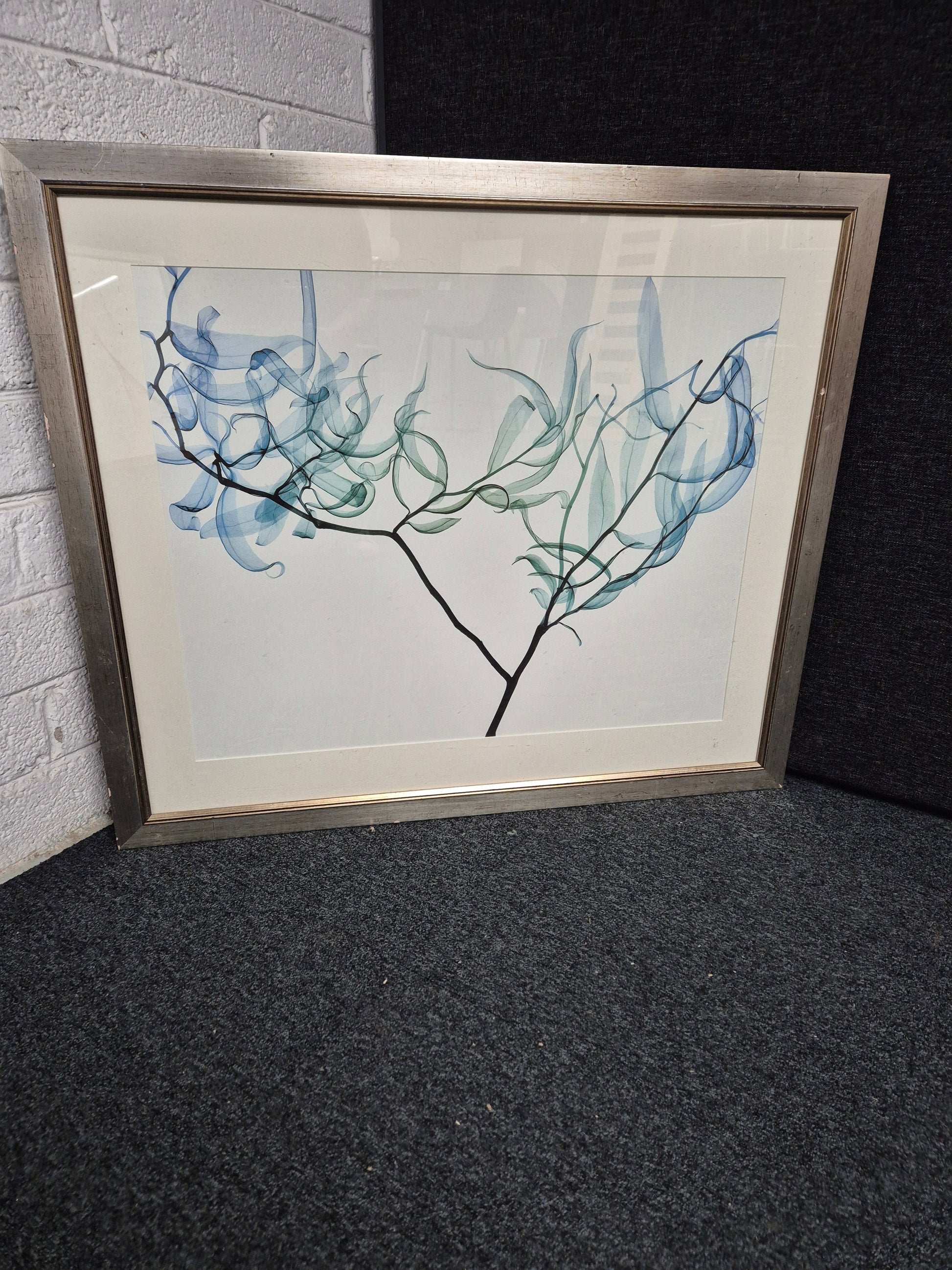Green plant in the wind illustration in large silver frame (W 980 x L 840 mm) 1225