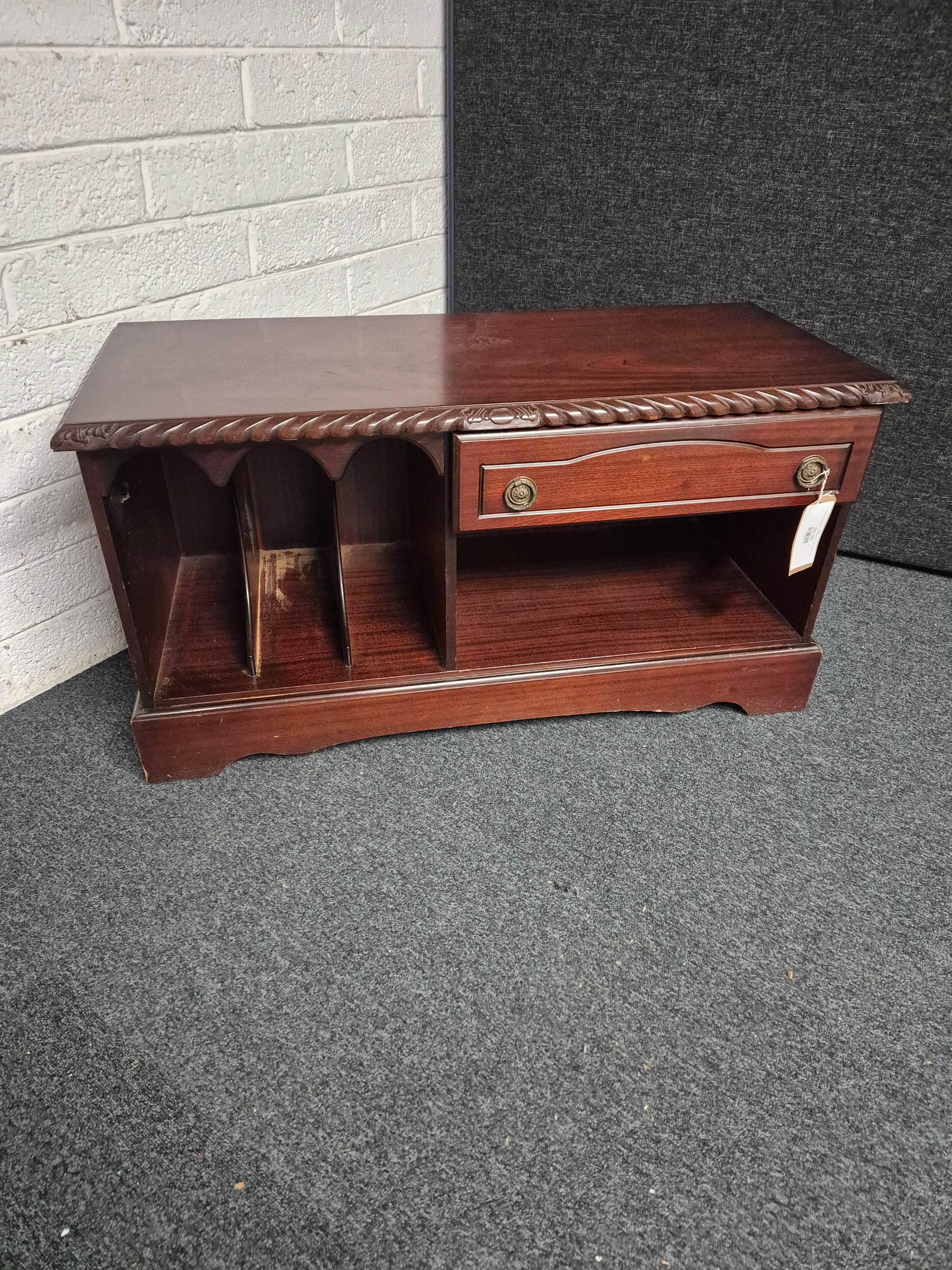 Rossmore Mahogany Tv unit (H580 x W 1100 x D 460) 3125