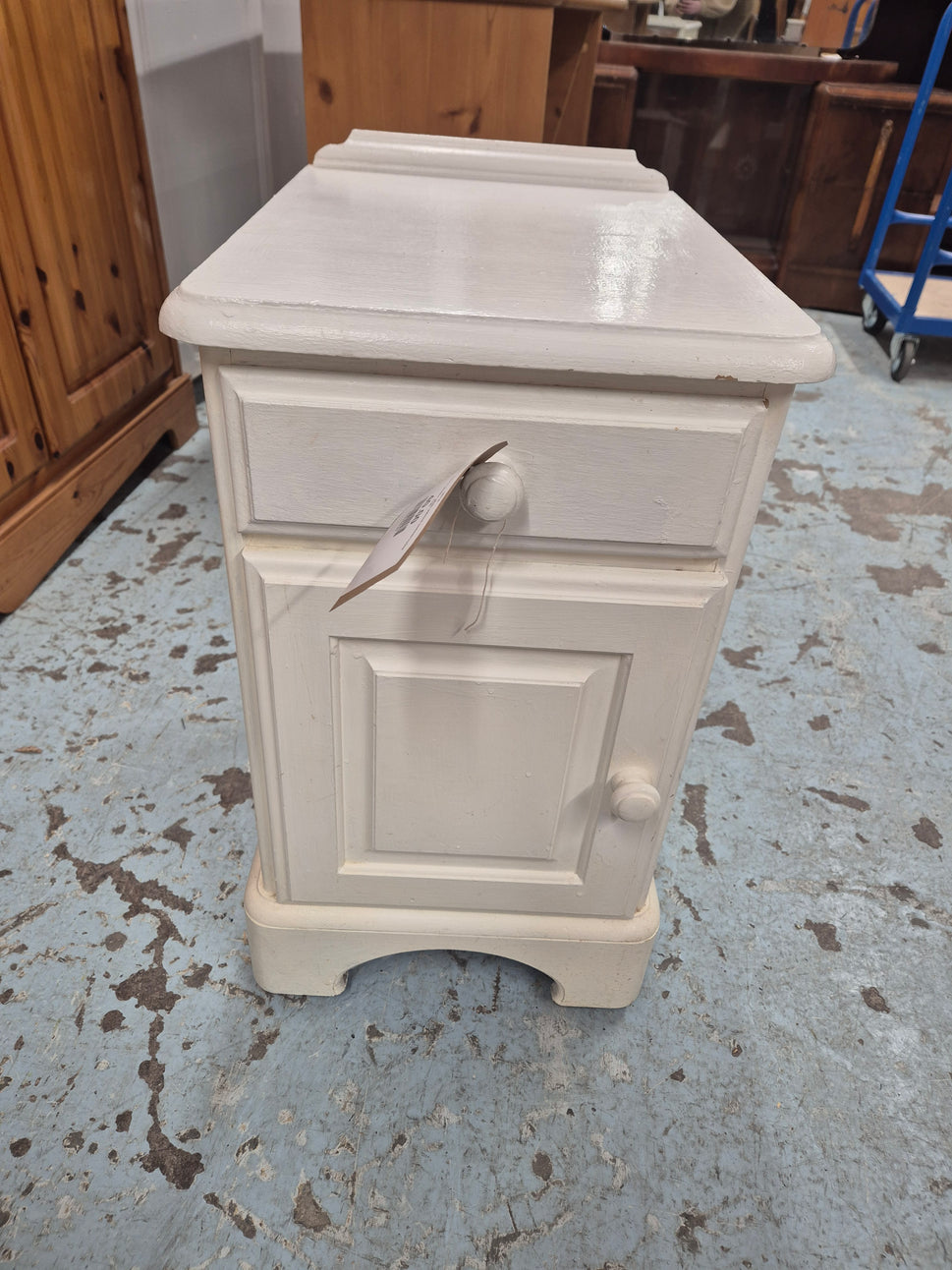 Ducal Pine 1 door 1 drawer white painted bedside locker 2125
