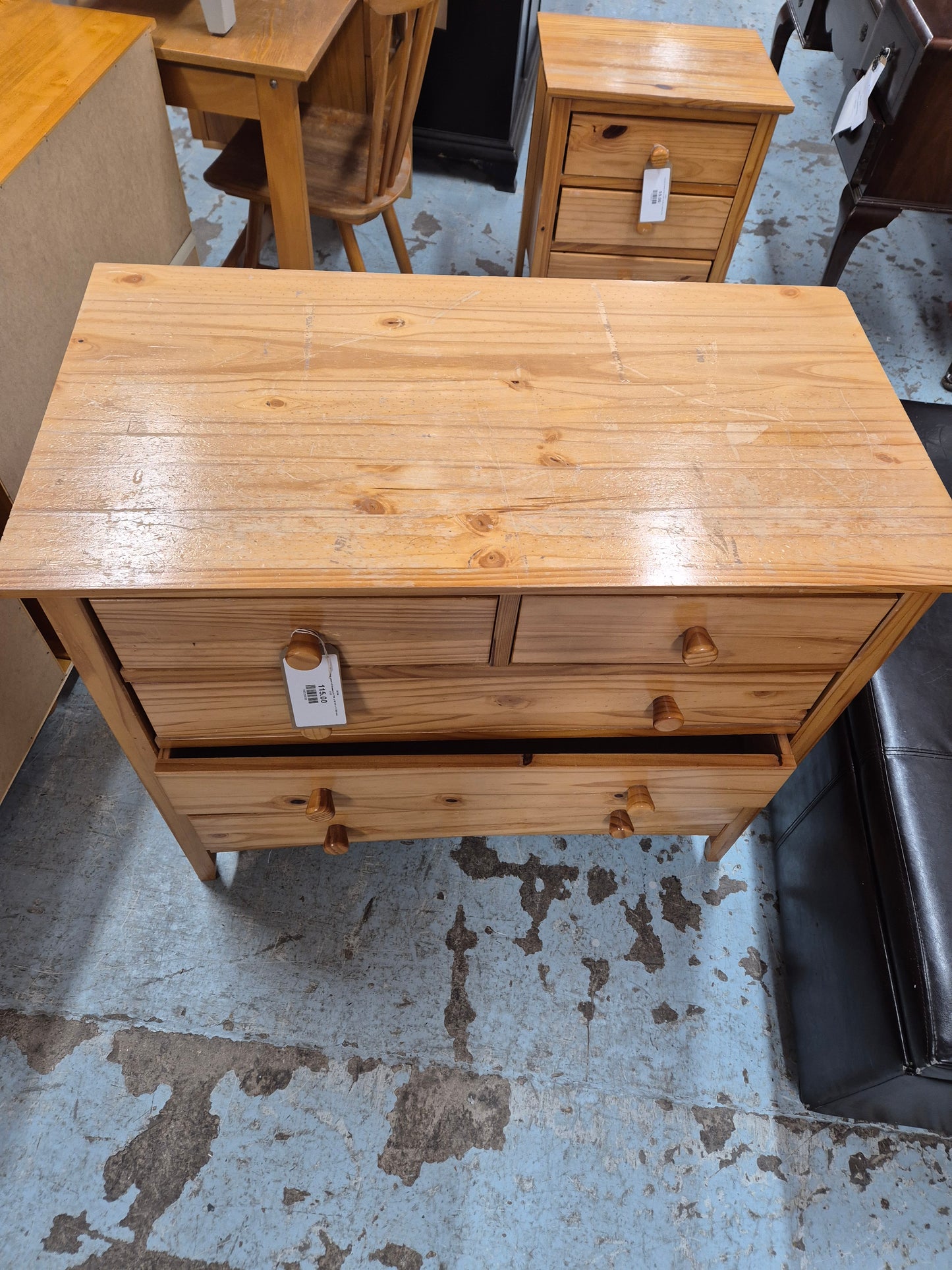 Solid pine chest of Drawers H 790  x W 910 x D 385 mm 2125