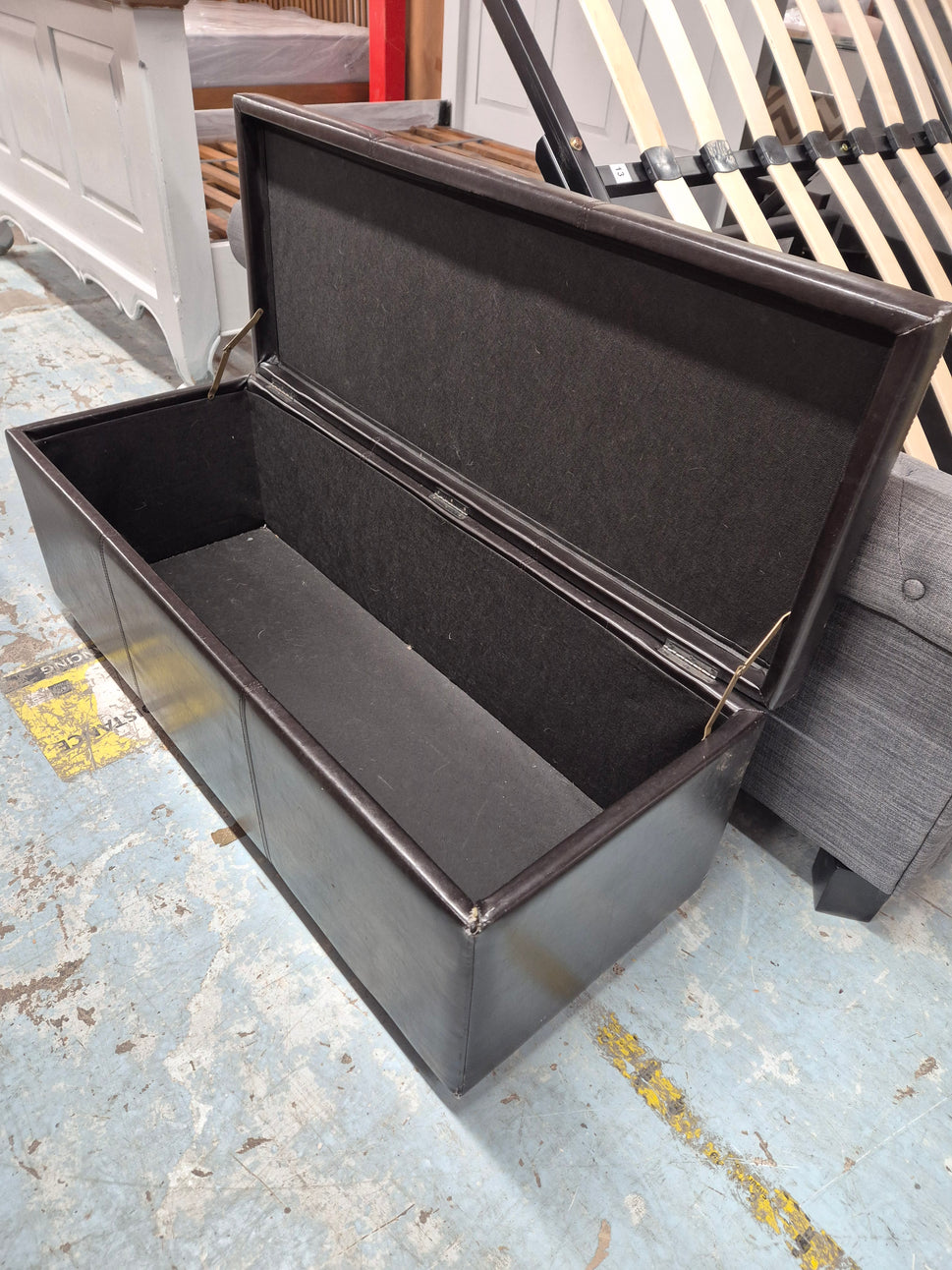 Brown Leatherette Blanket Box 2125
