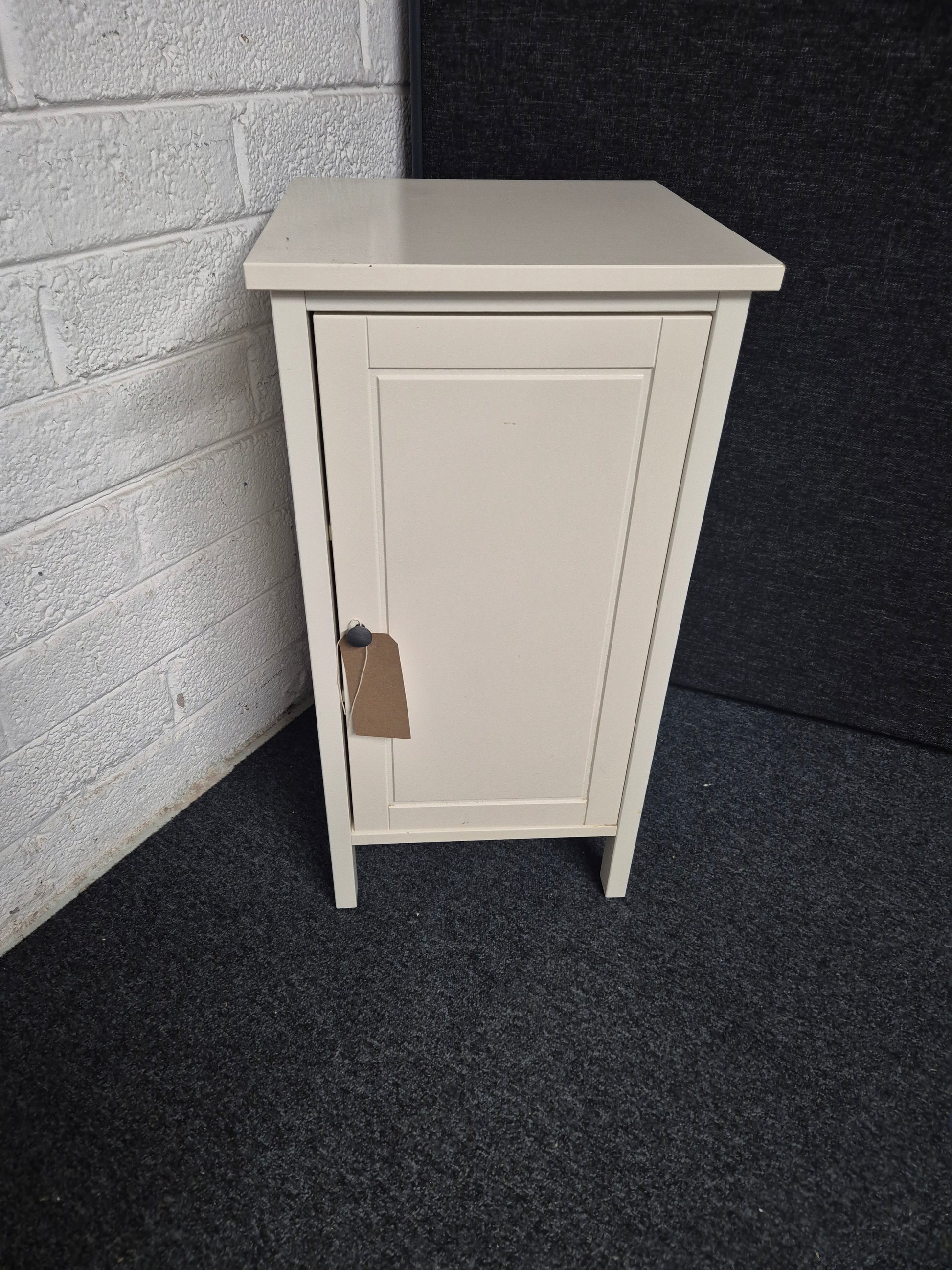 White painted 1 door bedside locker  3125