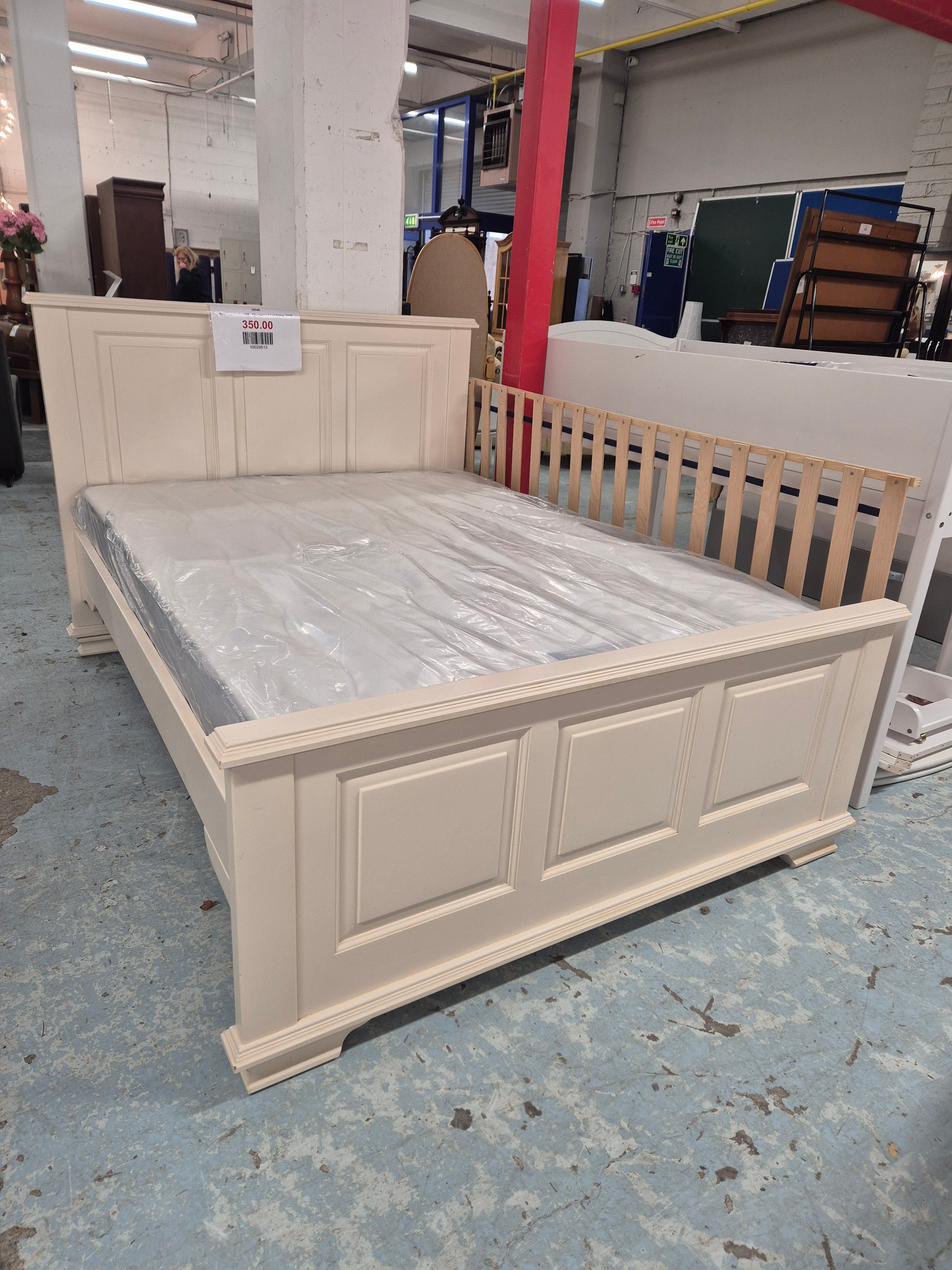 4ft6 High back solid white painted bed frame  2125