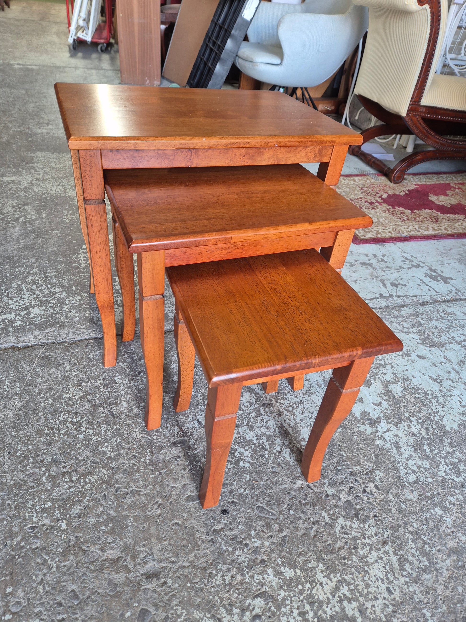 Nest of 3 pine low tables 3125