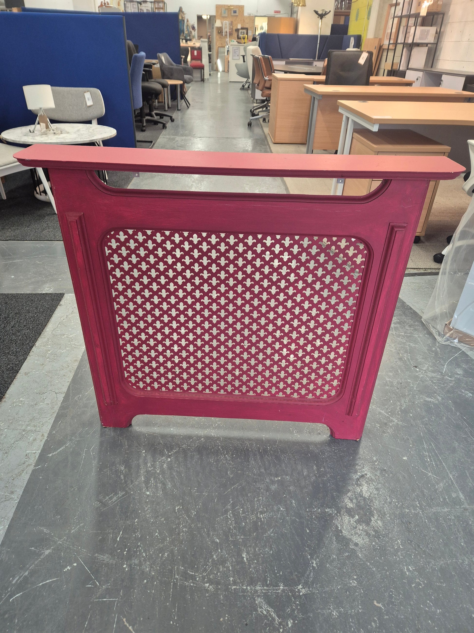 Red painted small radiator cover 3125