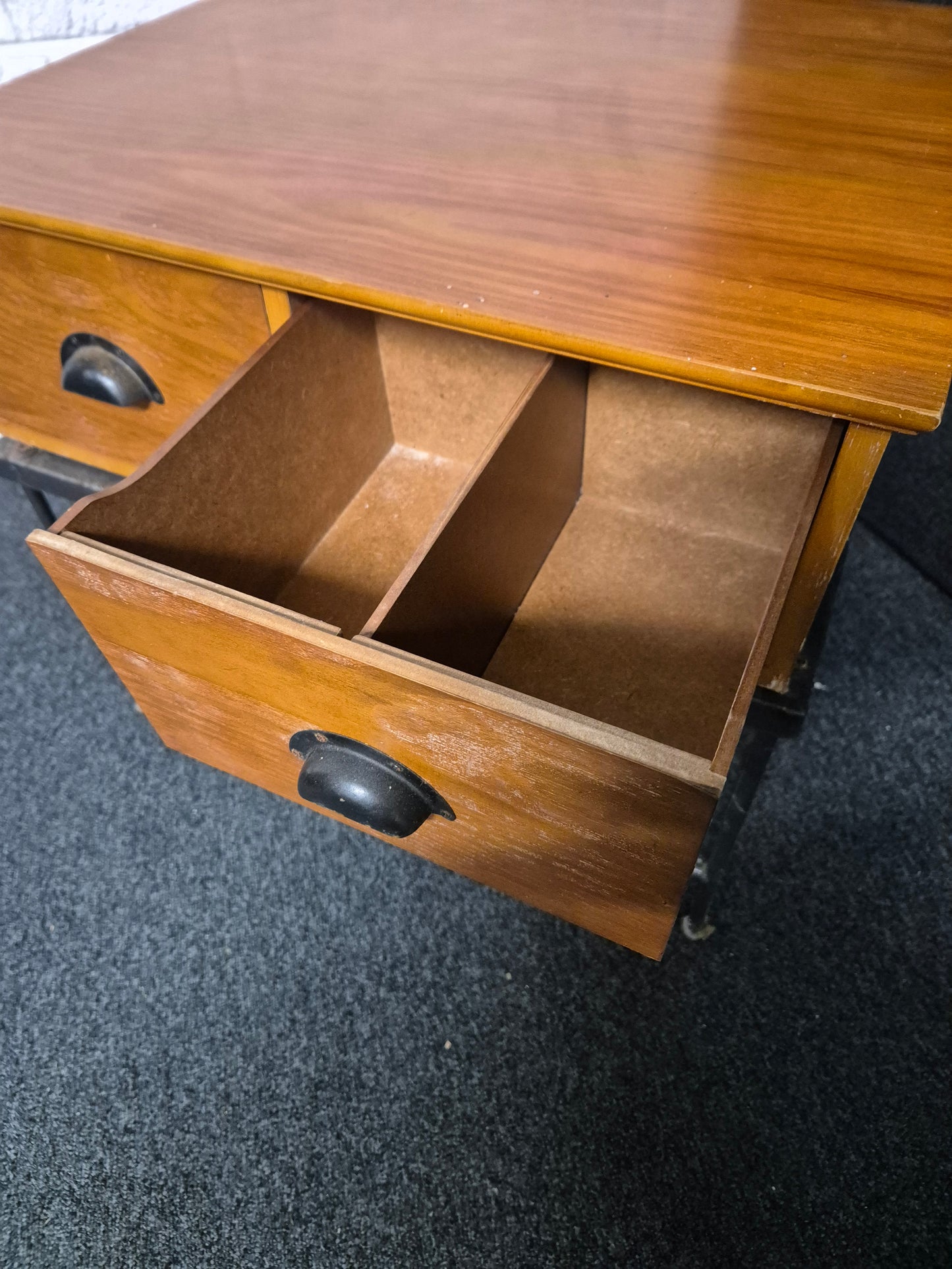 Pine laminate coffee table with 4 drawers and metal base 3125