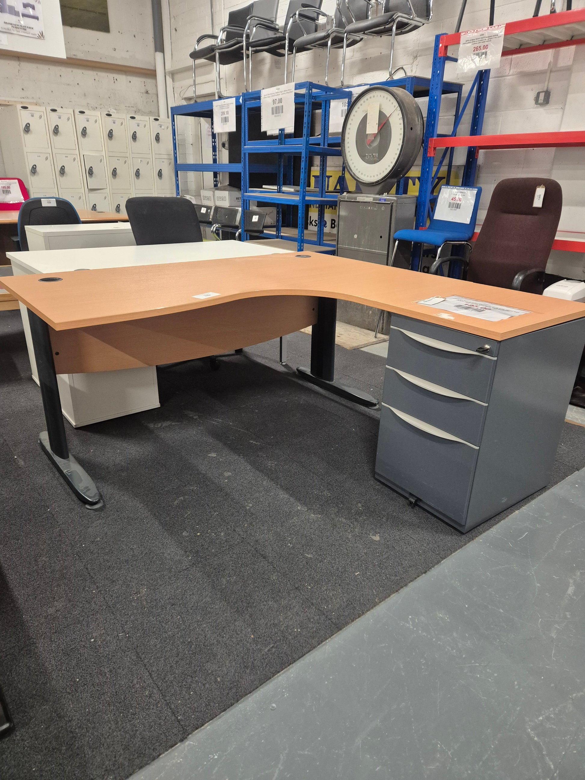1600*1200 beech radial cantilever desk with metal legs (left or right hand) with desk high pedestal