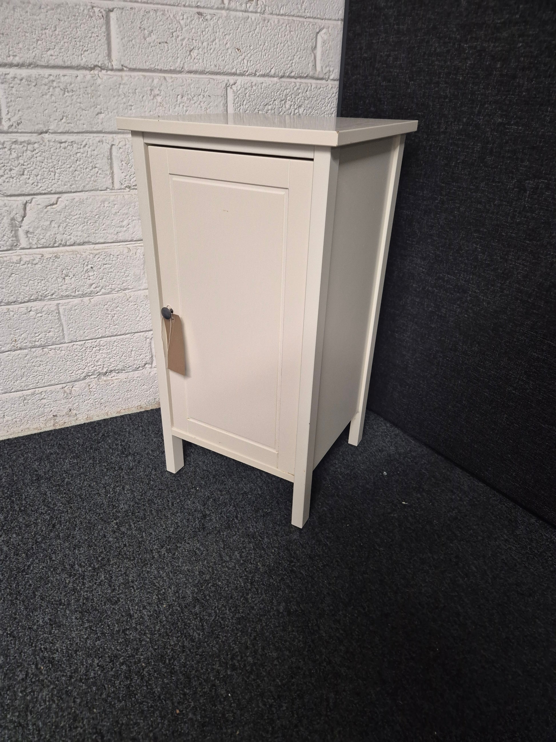 White painted 1 door bedside locker  3125