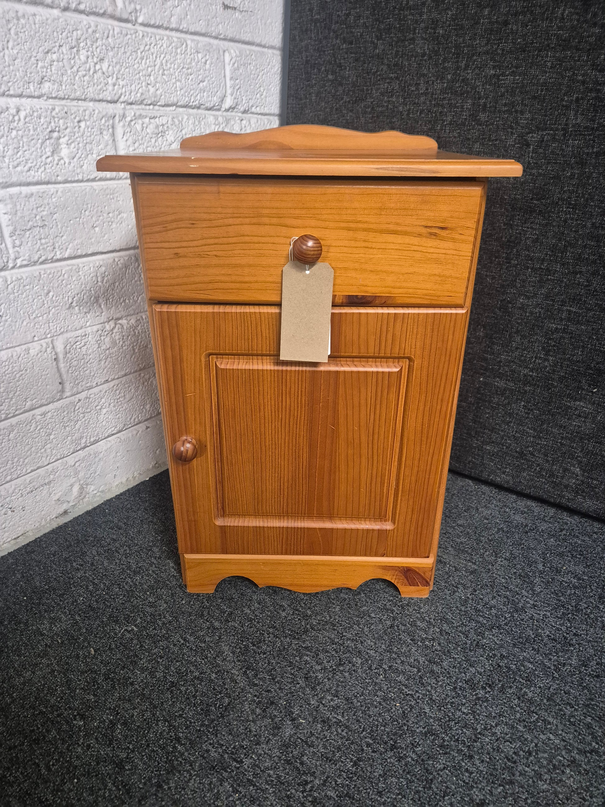 Solid pine 1 door 1 drawer bedside locker 1225