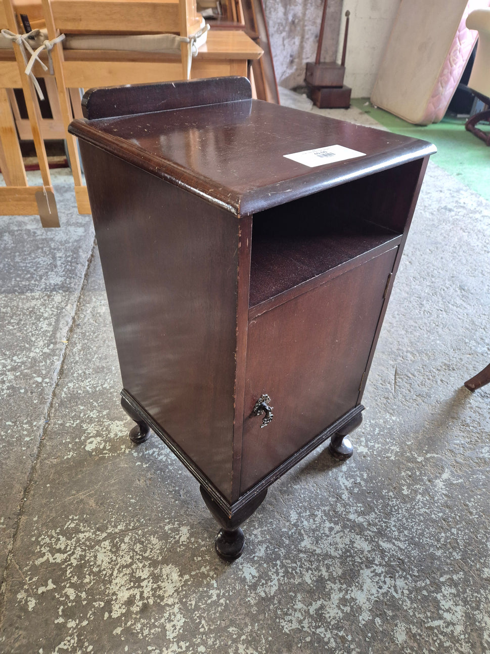Ornate 1 door bedside locker mahogany