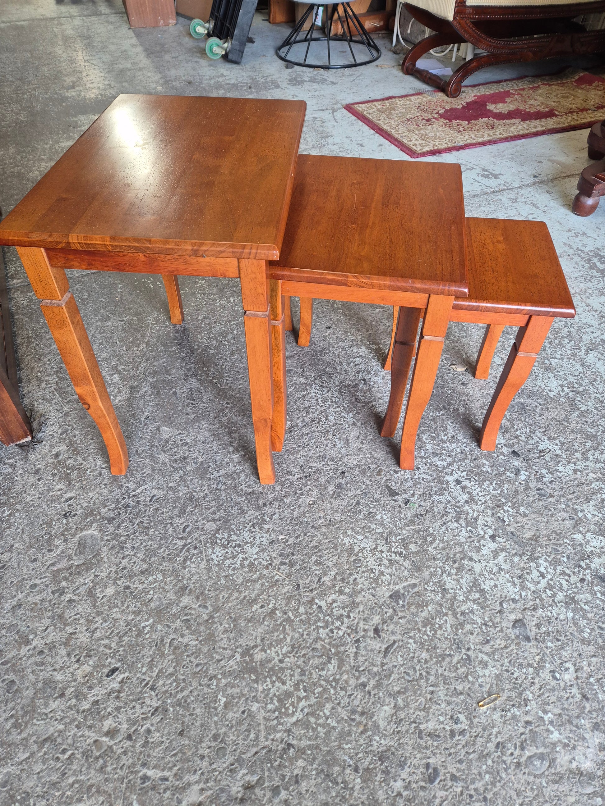 Nest of 3 pine low tables 3125