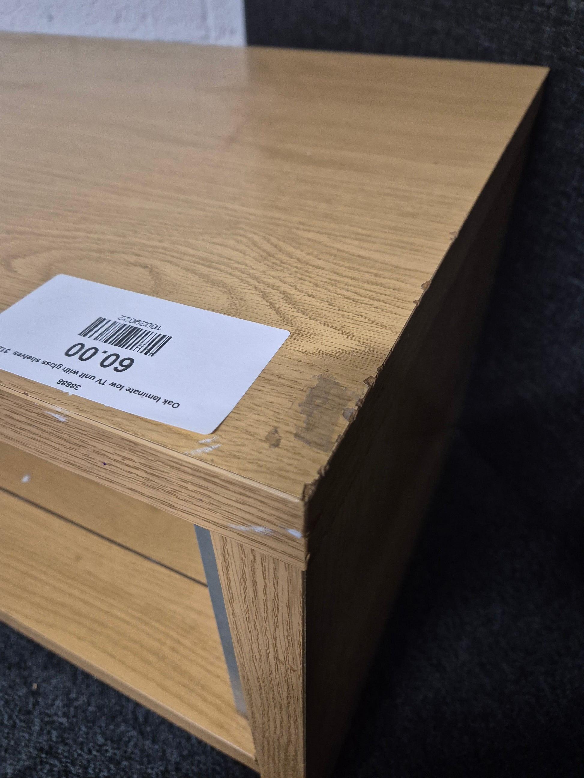Oak laminate low TV unit with glass shelves  3125