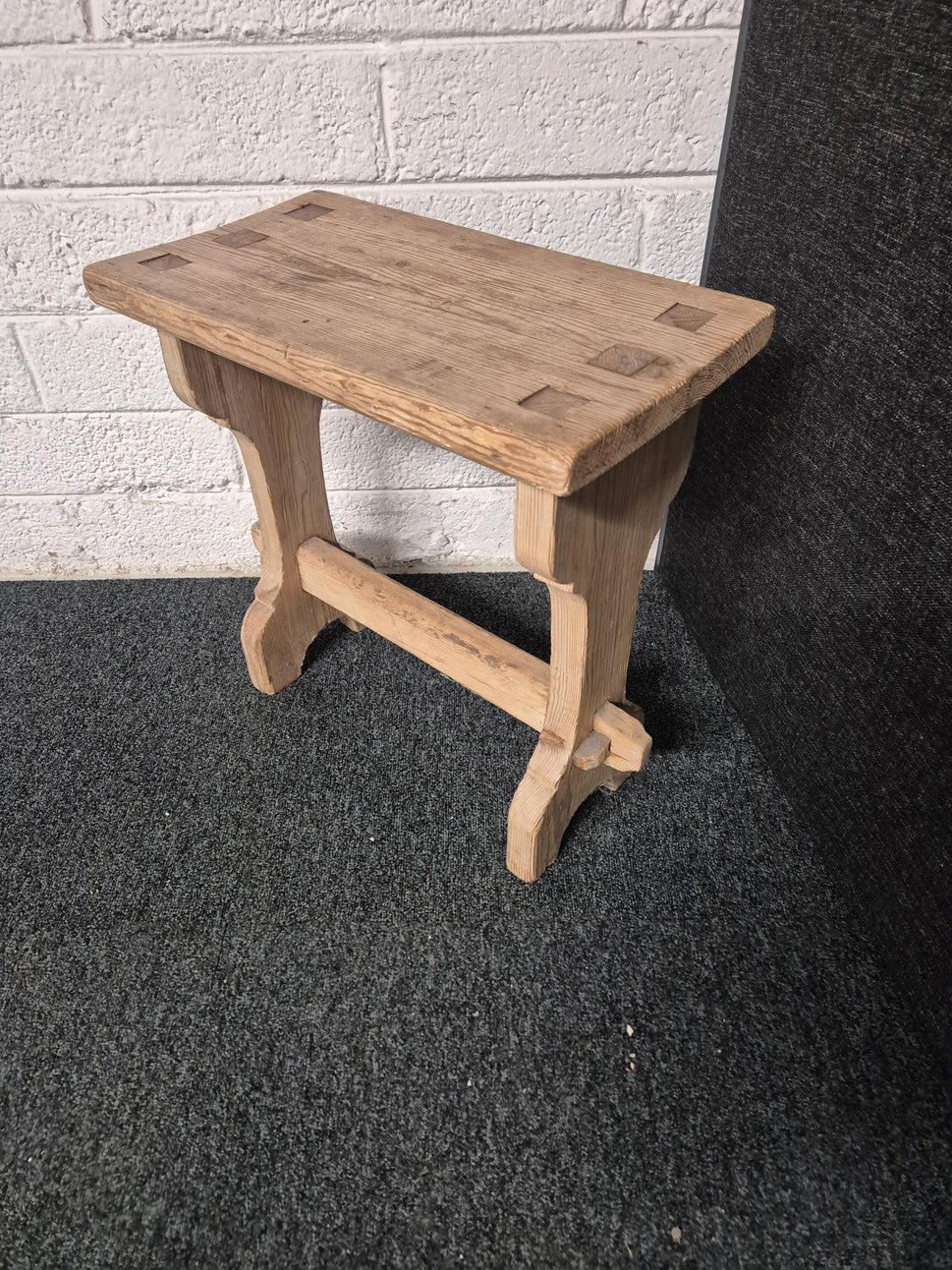 Reclaimed Pine smal stool 3125