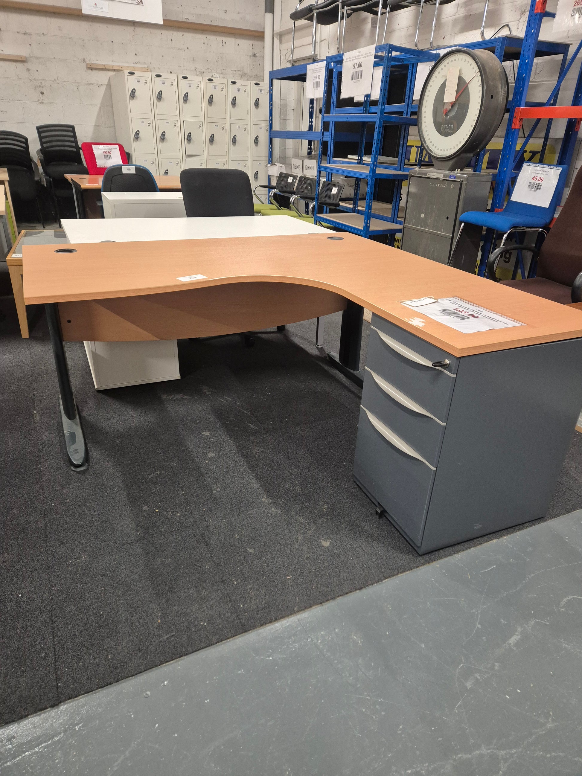 1600*1200 beech radial cantilever desk with metal legs (left or right hand) with desk high pedestal