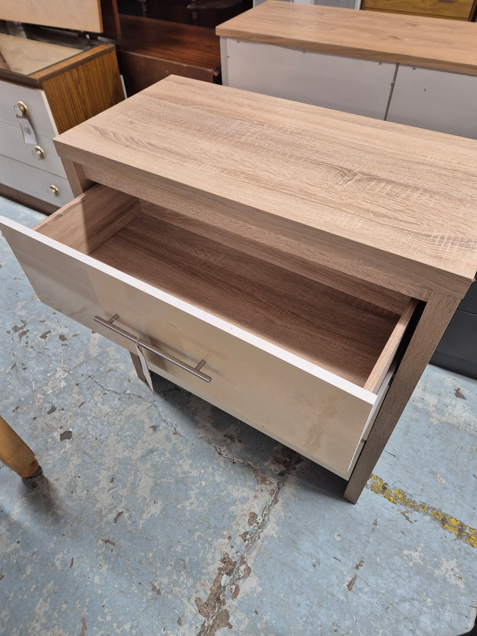 Maple laminate chest of drawers with 3 white gloss drawers H 860 W 800 D400 2125
