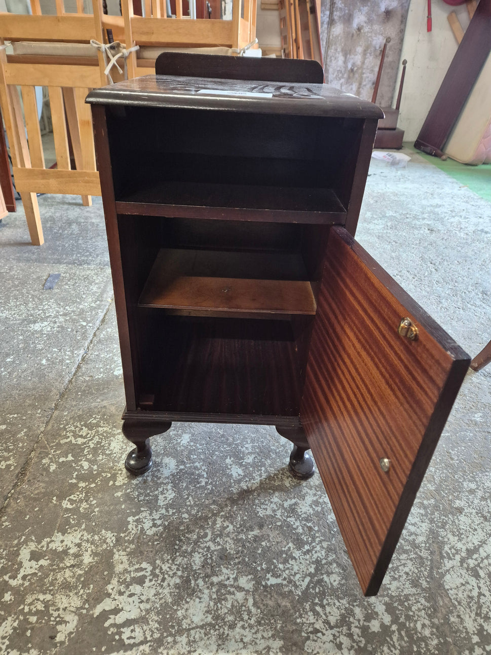 Ornate 1 door bedside locker mahogany