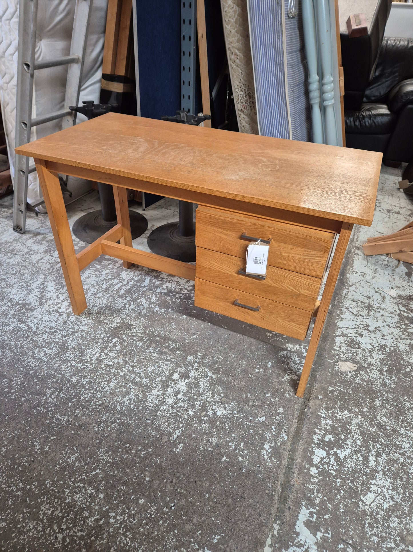 Pine bedroom dressing table with 3 drawers