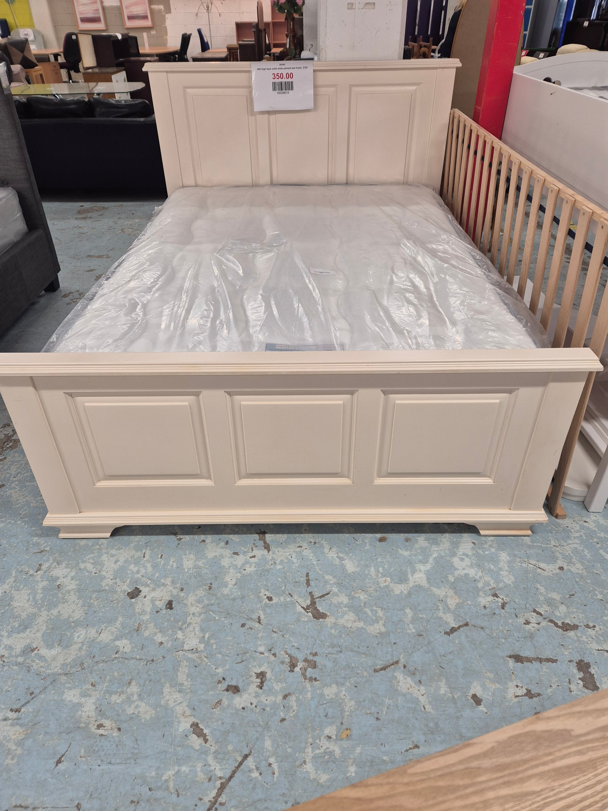 4ft6 High back solid white painted bed frame  2125