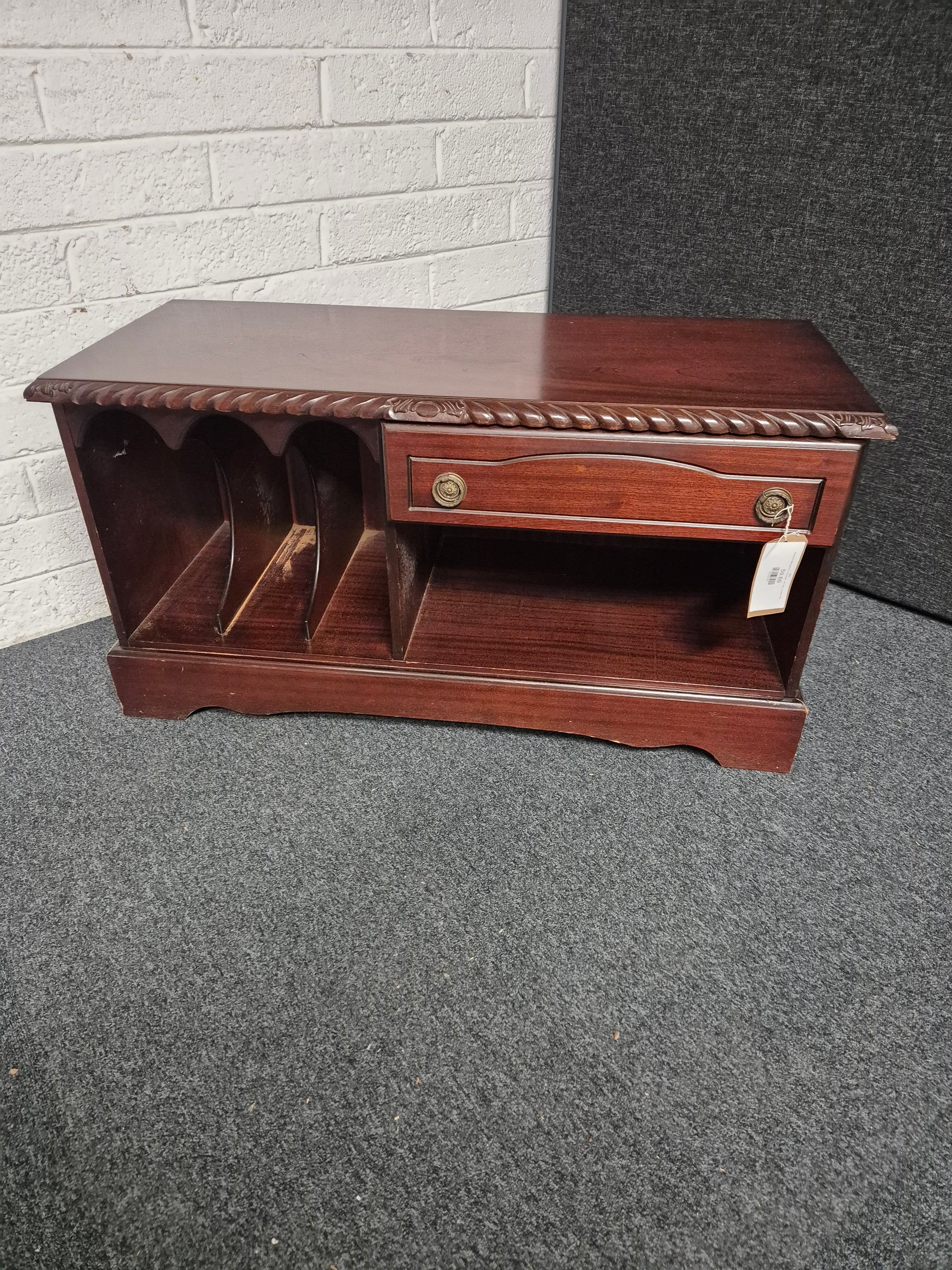 Rossmore Mahogany Tv unit (H580 x W 1100 x D 460) 3125