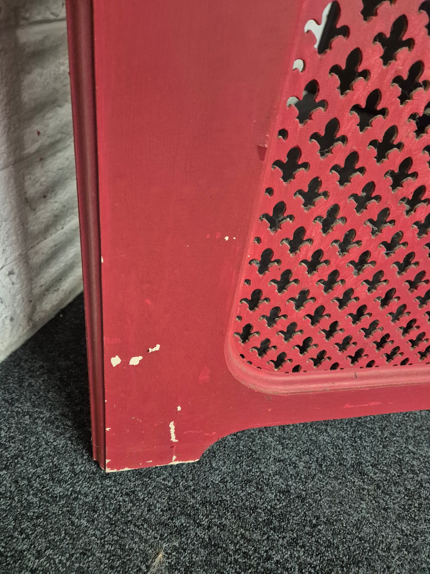 Red painted larger radiator cover  3125