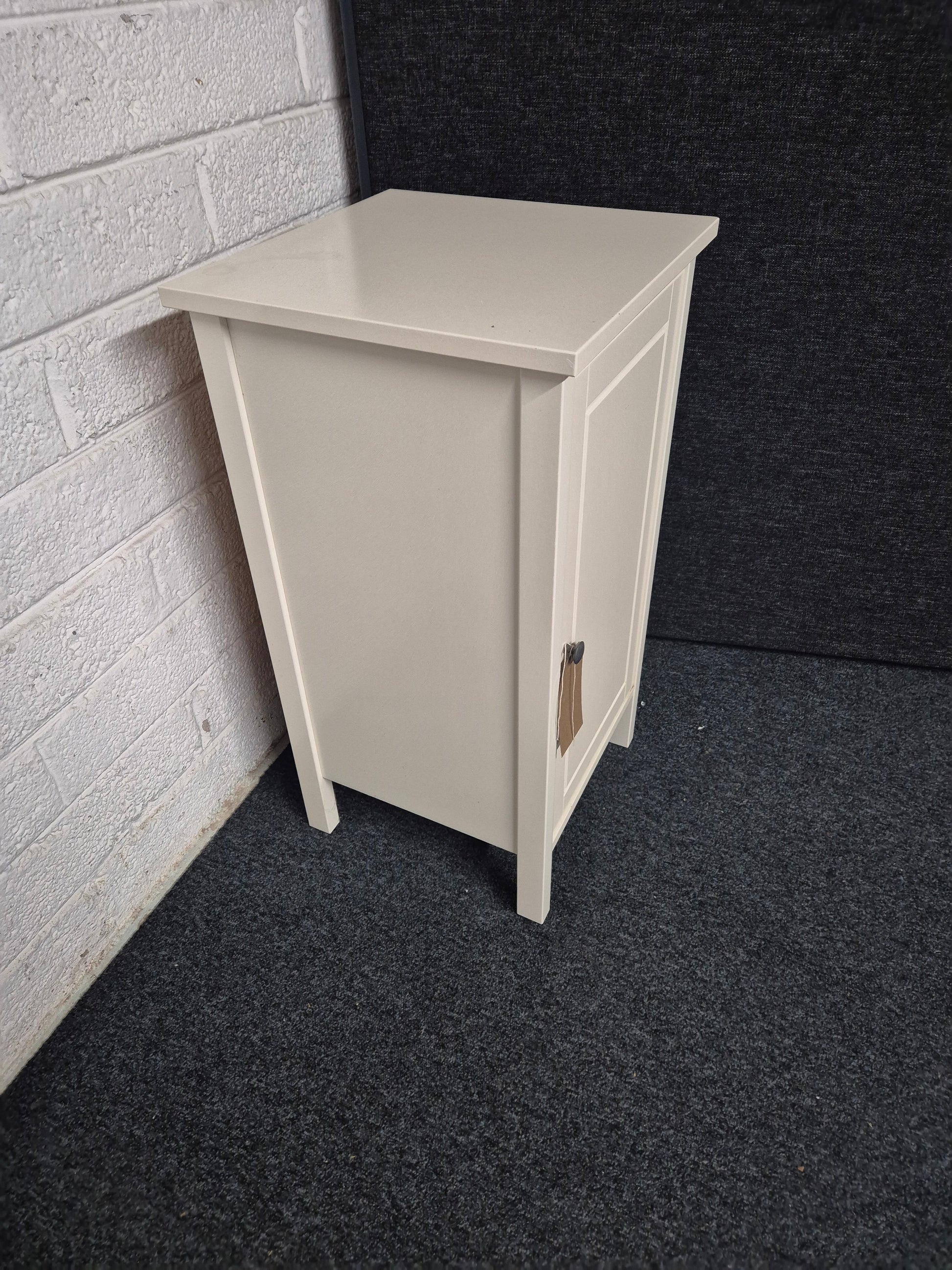 White painted 1 door bedside locker  3125