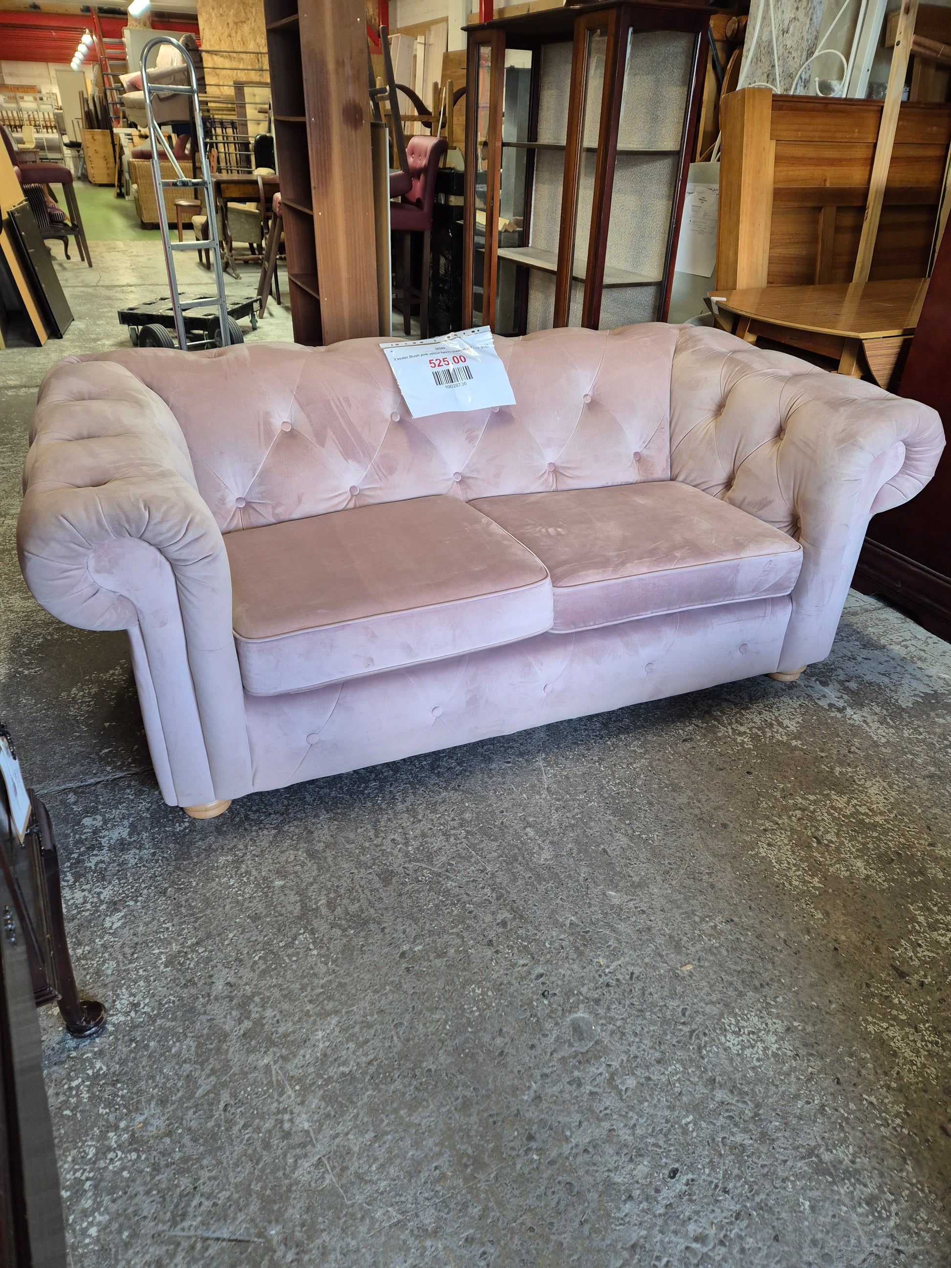 2 seater Blush pink velour fabric chesterfield sofa%A0 2125
