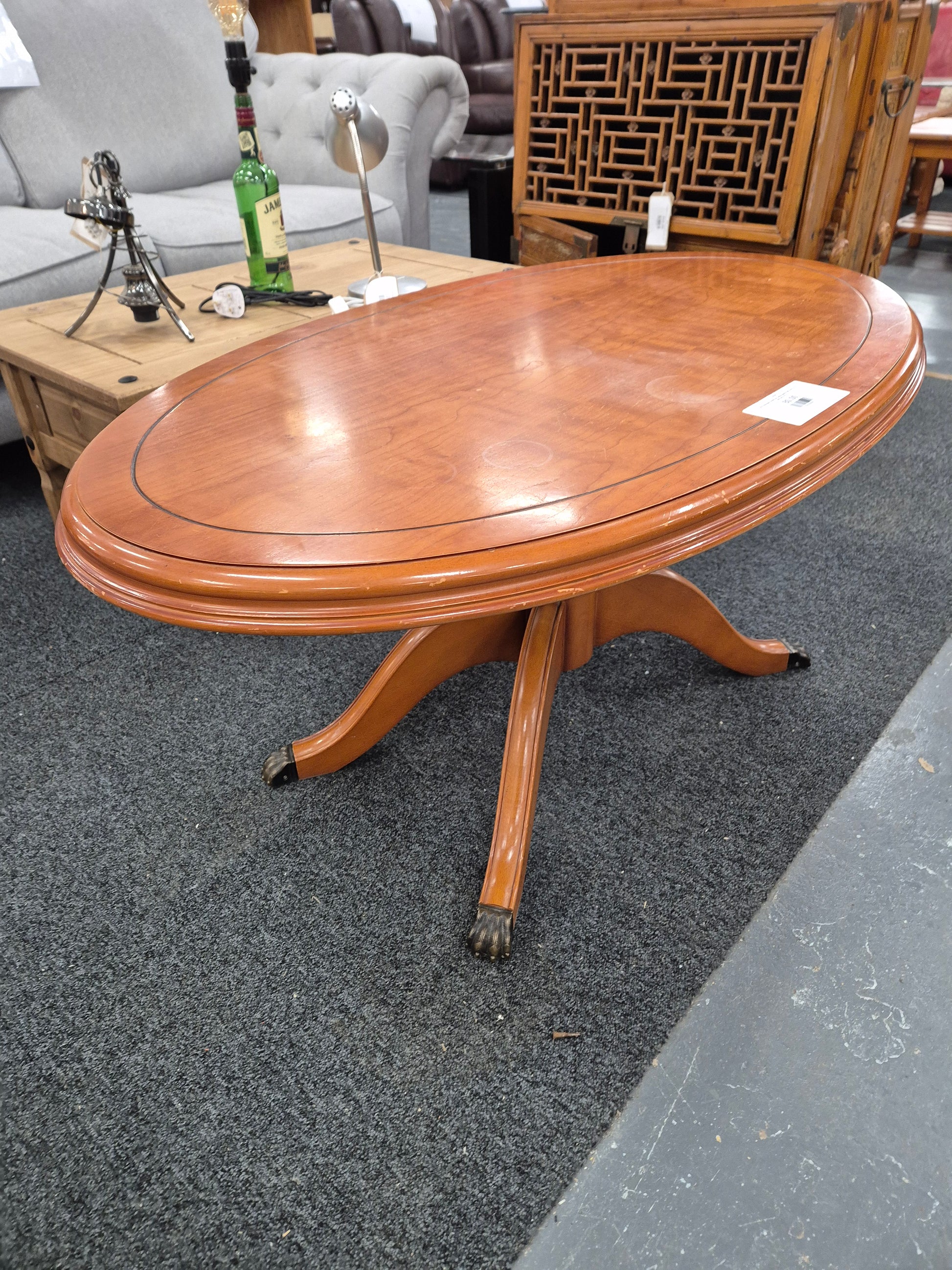 Oval mahogany inlaid low coffee table%A0H 540 x W 112 x D 690 mm 2125