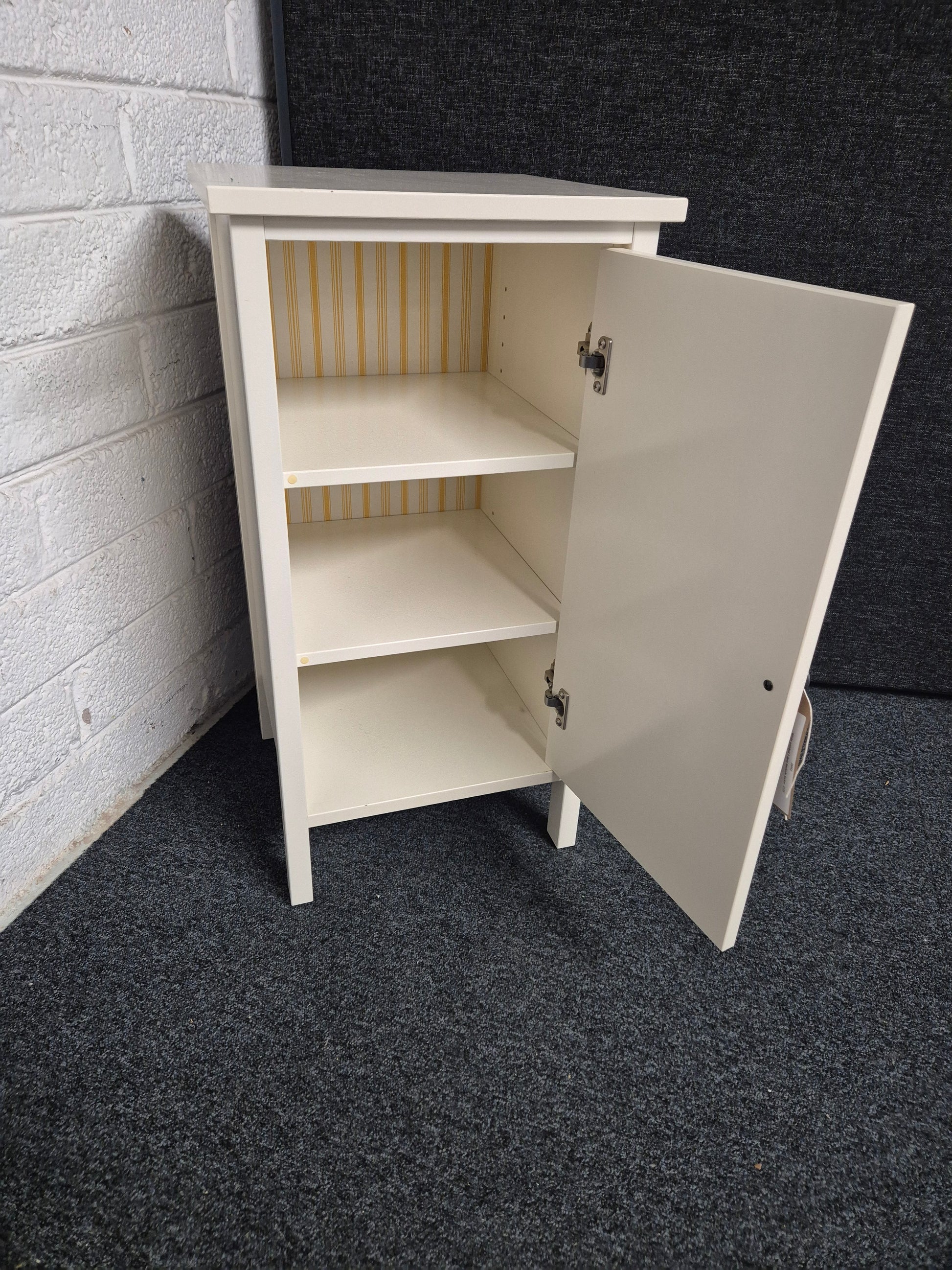 White painted 1 door bedside locker  3125